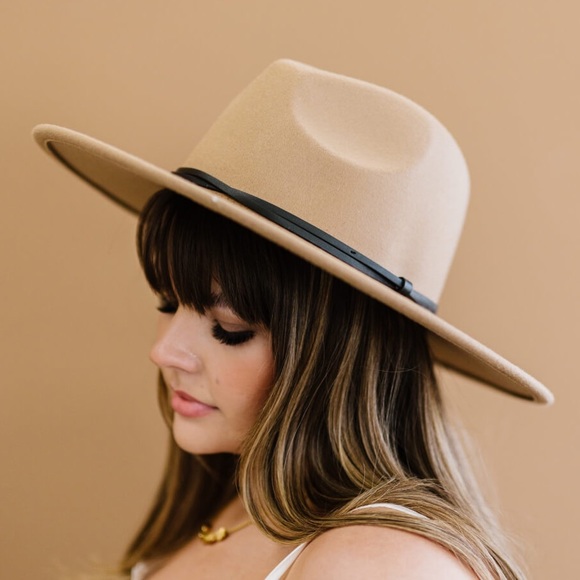 Black Strap Wide Brim Fedora Hat - Picture 4 of 6